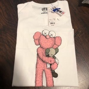 Uniqlo x Kaws T Shirt LARGE